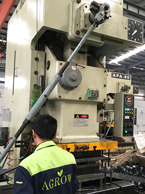 ぶどう畑のトレリスエンドストレーナー中国の製造業者